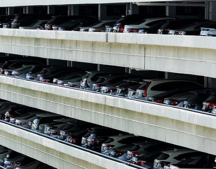 Dlaczego szlifowanie betonu jest korzystne dla parkingów wielopoziomowych?